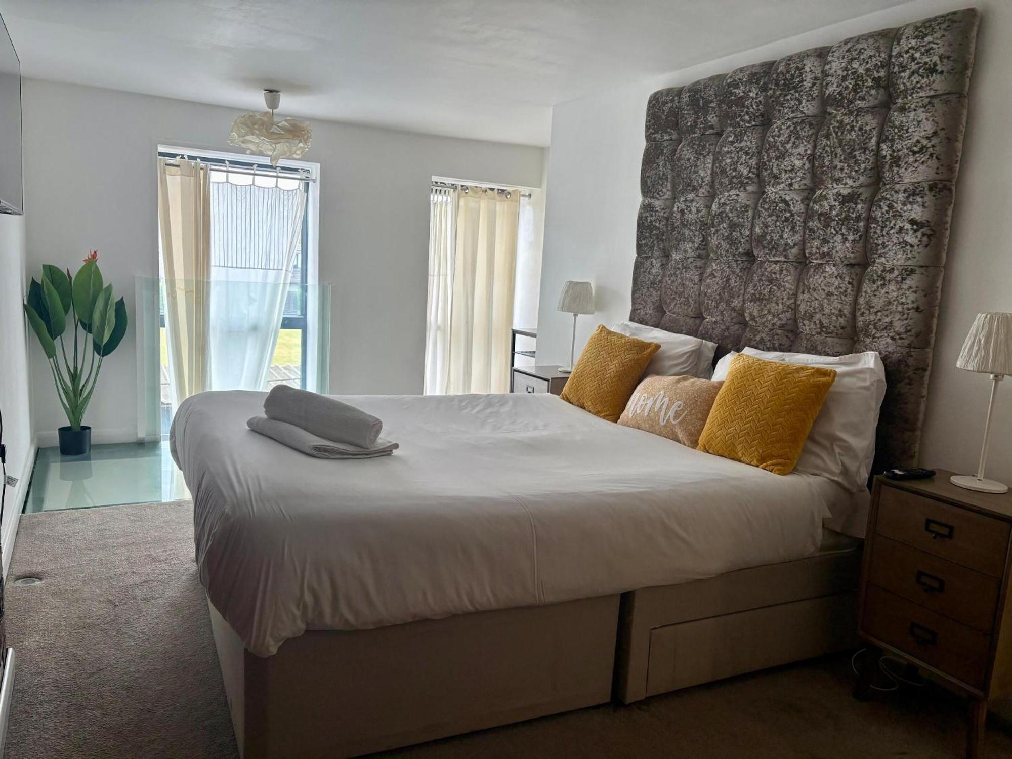 Hotl Aparts At The Deal House Huddersfield Room photo
